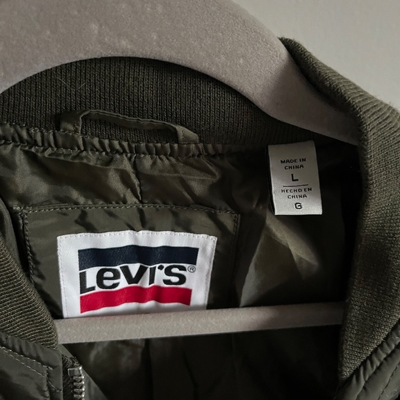 Levi's Women's Diamond Quilted Bomber Jacket Size L - Picture 2 of 6